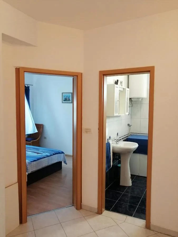 Holiday Apartment In Funtana With Air Conditioning, Wifi, Washing Machine 4982-7