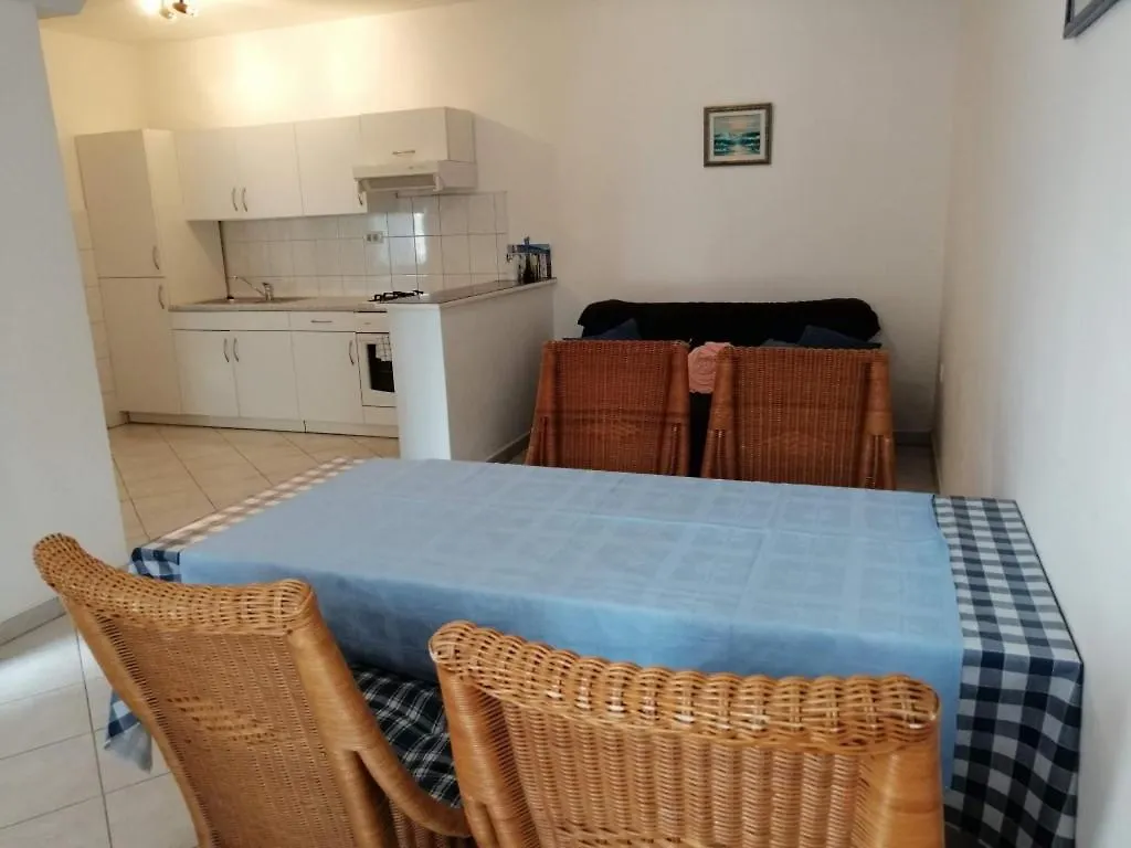 Holiday Apartment In Funtana With Air Conditioning, Wifi, Washing Machine 4982-7