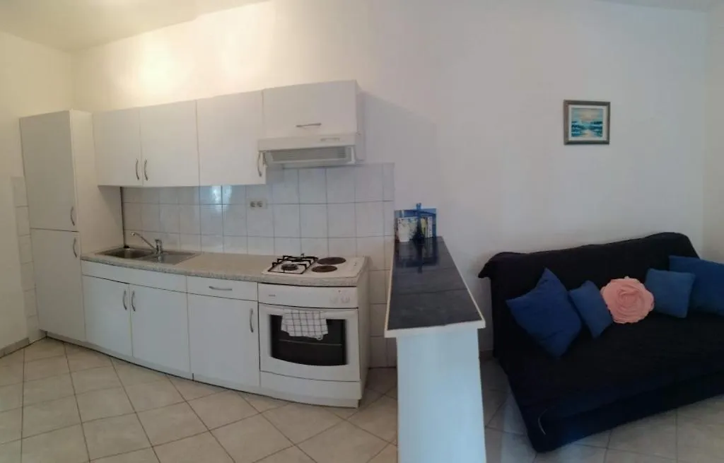 Holiday Apartment In Funtana With Air Conditioning, Wifi, Washing Machine 4982-7