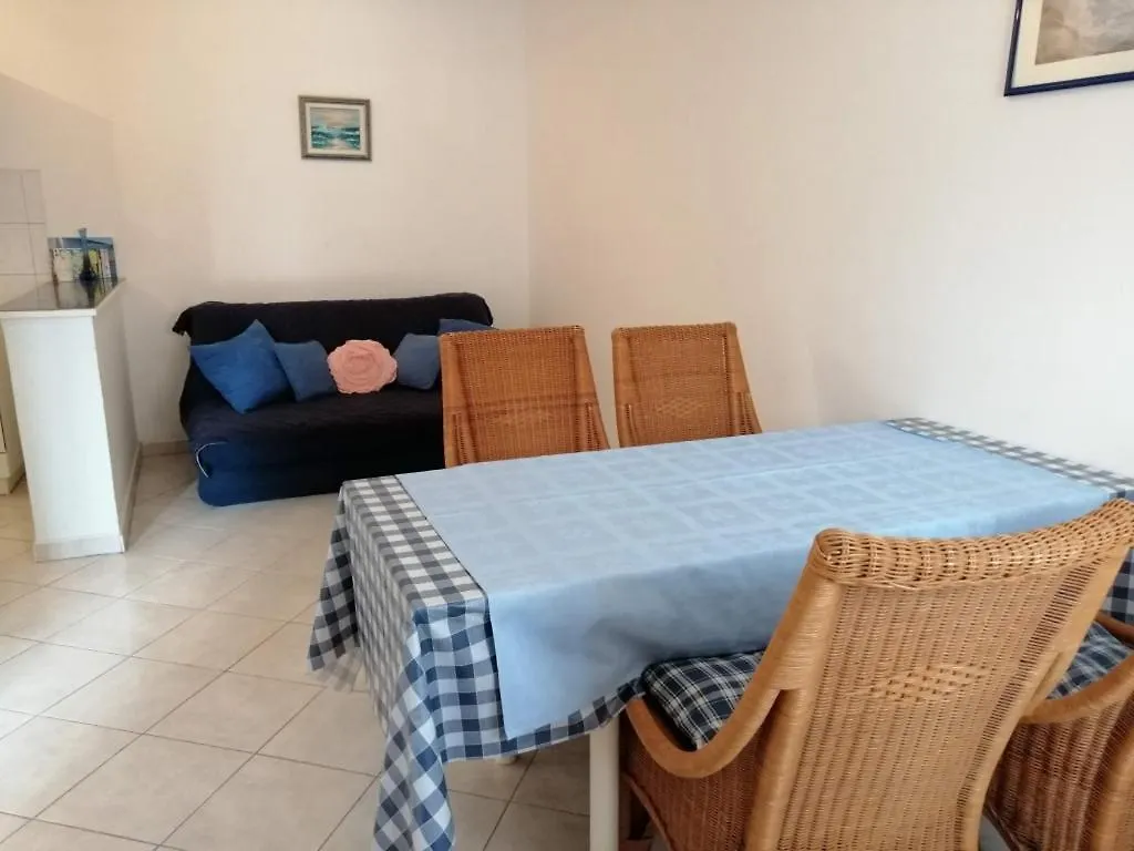 Holiday Apartment In Funtana With Air Conditioning, Wifi, Washing Machine 4982-7