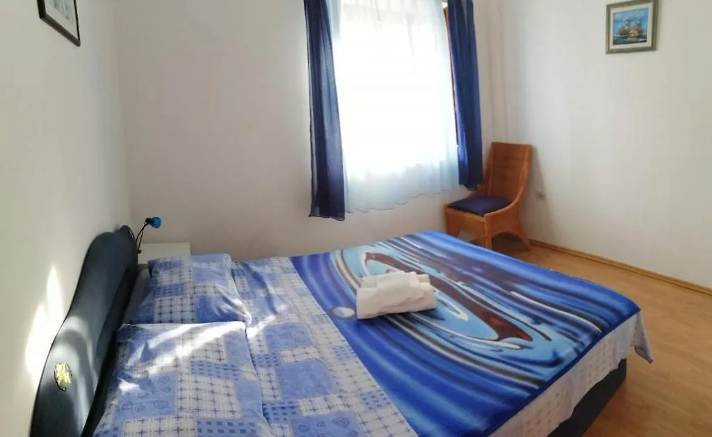 Holiday Apartment In Funtana With Air Conditioning, Wifi, Washing Machine 4982-7