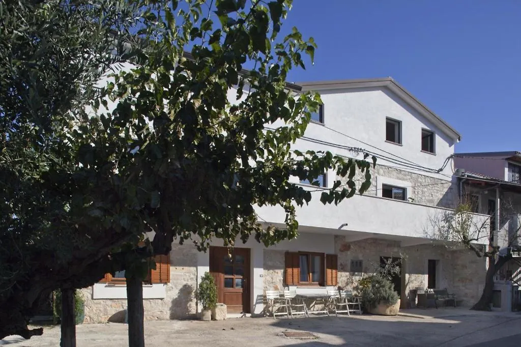 Holiday Apartment In Funtana With Air Conditioning, Wifi, Washing Machine 4982-7 Croatia