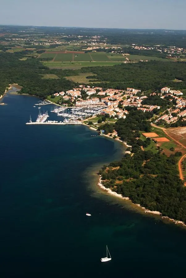 Holiday Apartment In Funtana With Air Conditioning, Wifi, Washing Machine 4982-7 0*,  Croatia